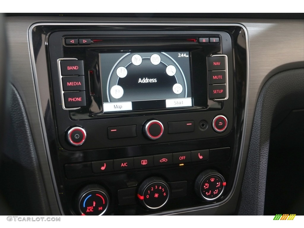 2015 Volkswagen Passat SE Sedan Controls Photo #139702083