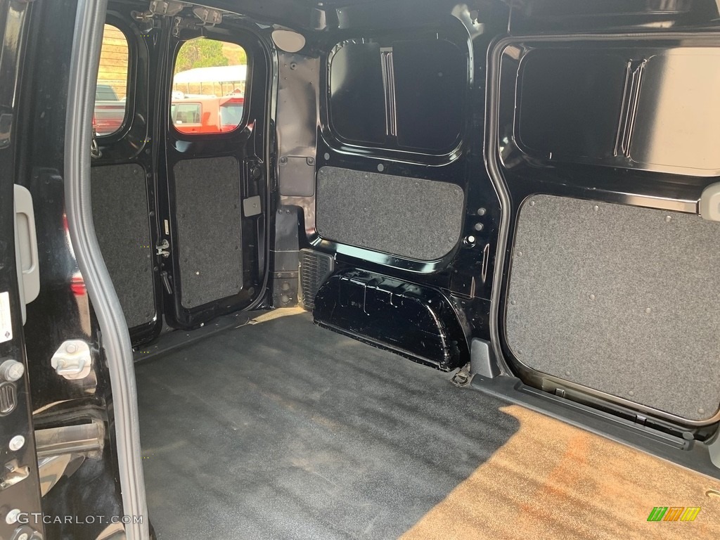 2014 Nissan NV200 SV Trunk Photos