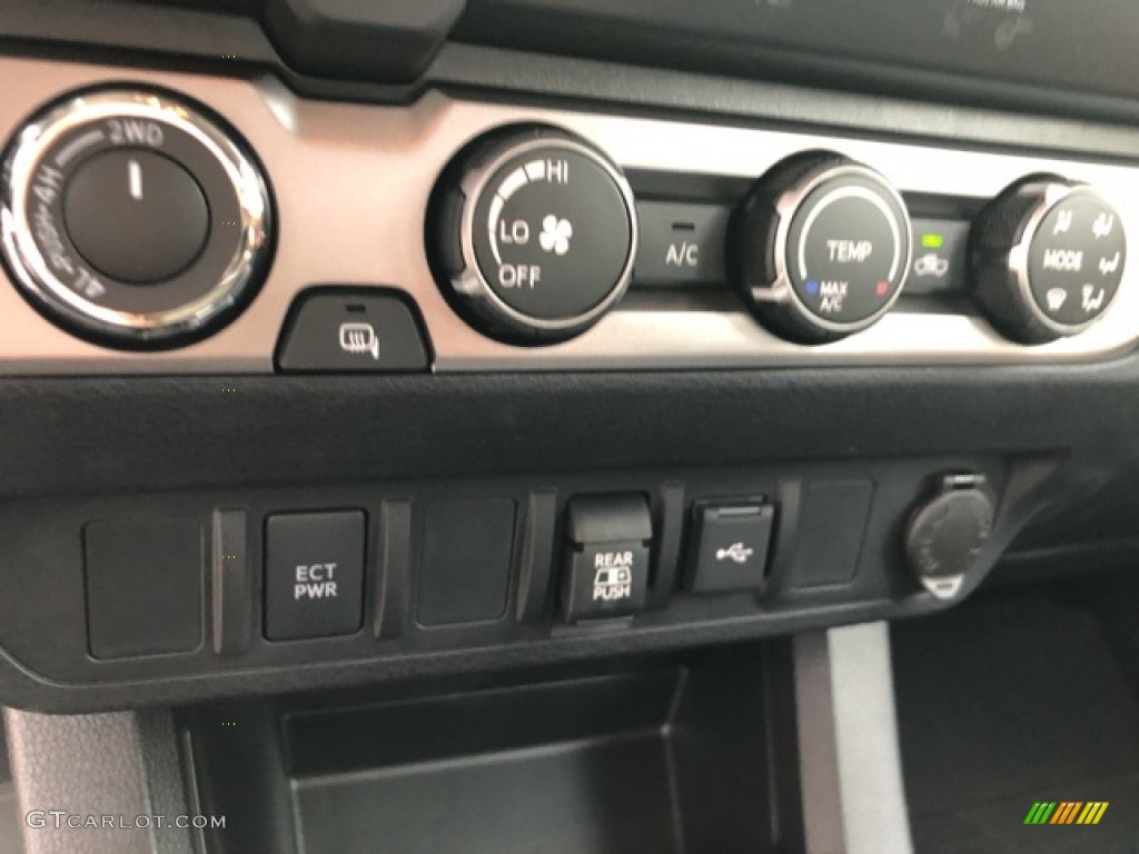 2020 Tacoma SR5 Double Cab 4x4 - Silver Sky Metallic / Black photo #22