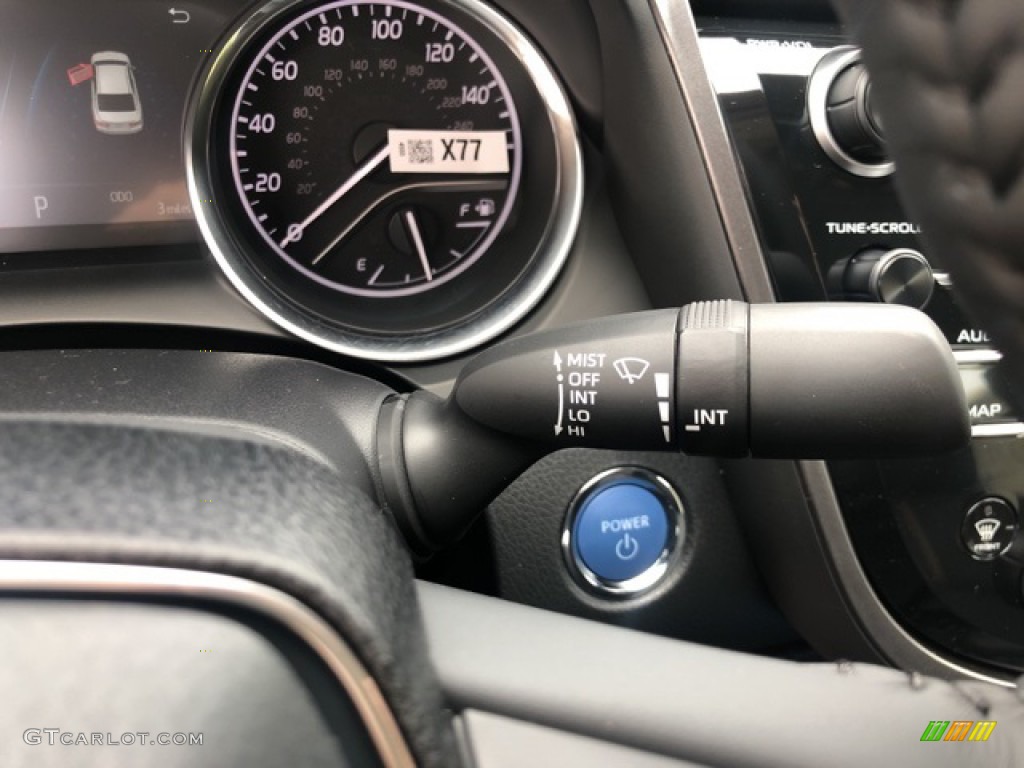 2020 Toyota Camry Hybrid XLE Controls Photo #139707276