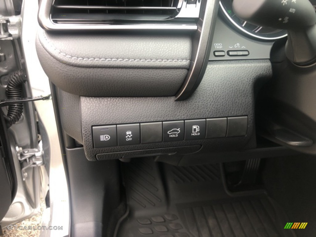 2020 Toyota Camry Hybrid SE Controls Photo #139707504