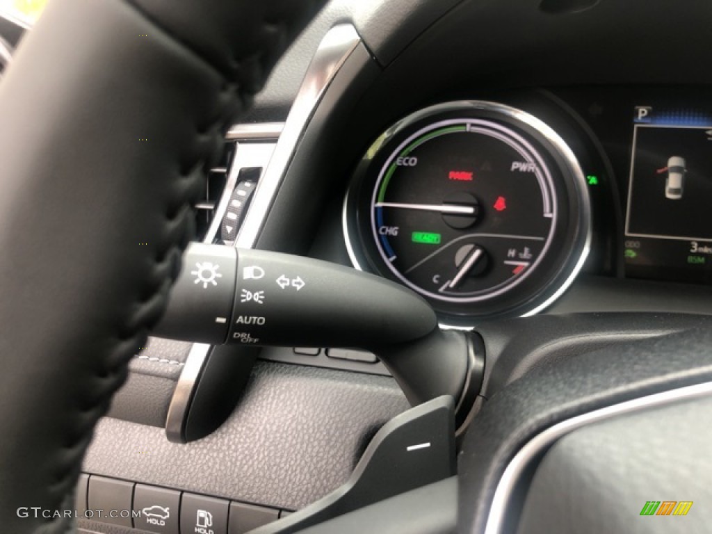 2020 Toyota Camry Hybrid SE Controls Photo #139707528