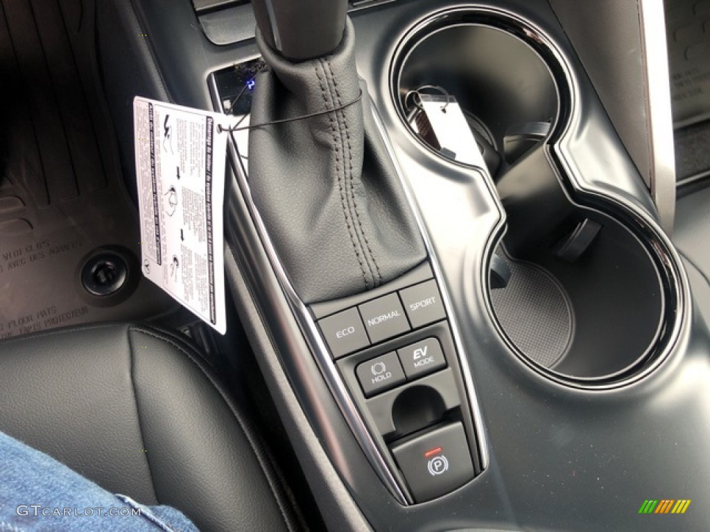 2020 Toyota Camry Hybrid SE Controls Photo #139707546