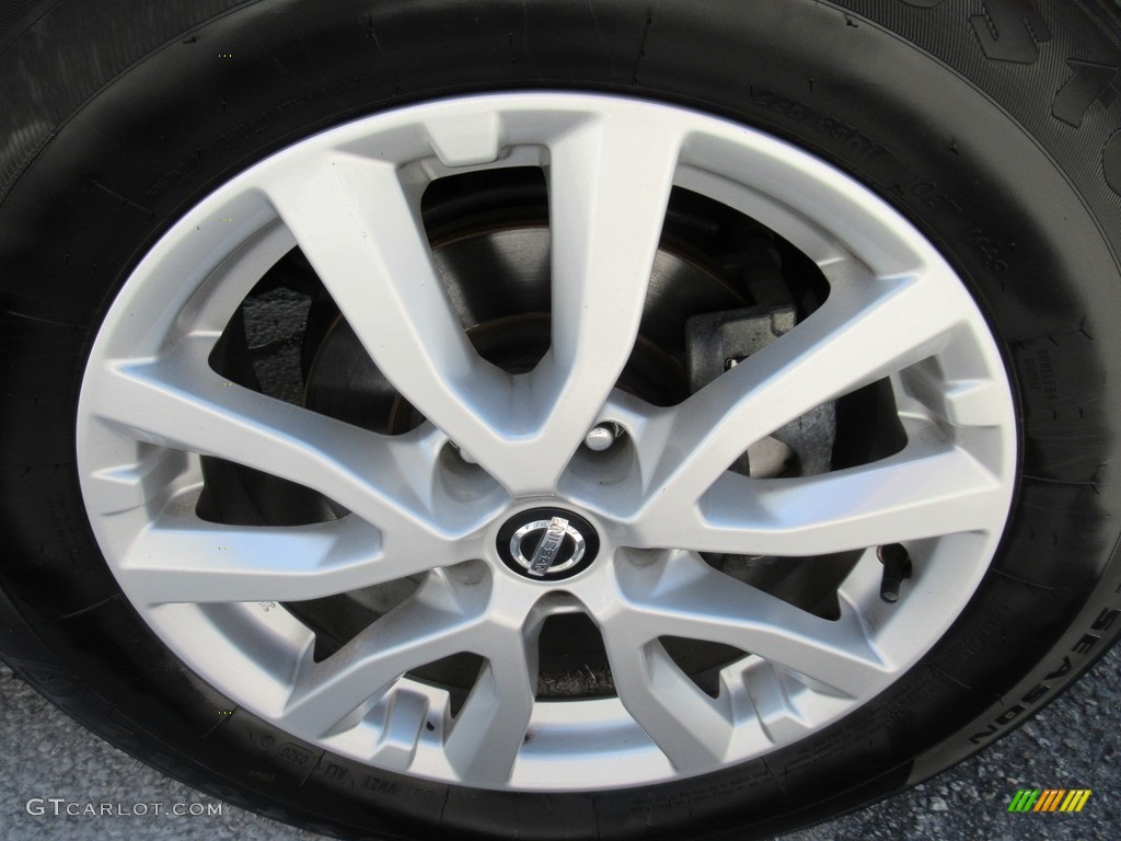 2017 Nissan Rogue SV Wheel Photo #139711282