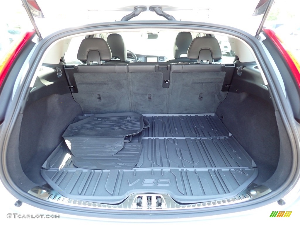 2017 Volvo V60 T5 Trunk Photo #139716229
