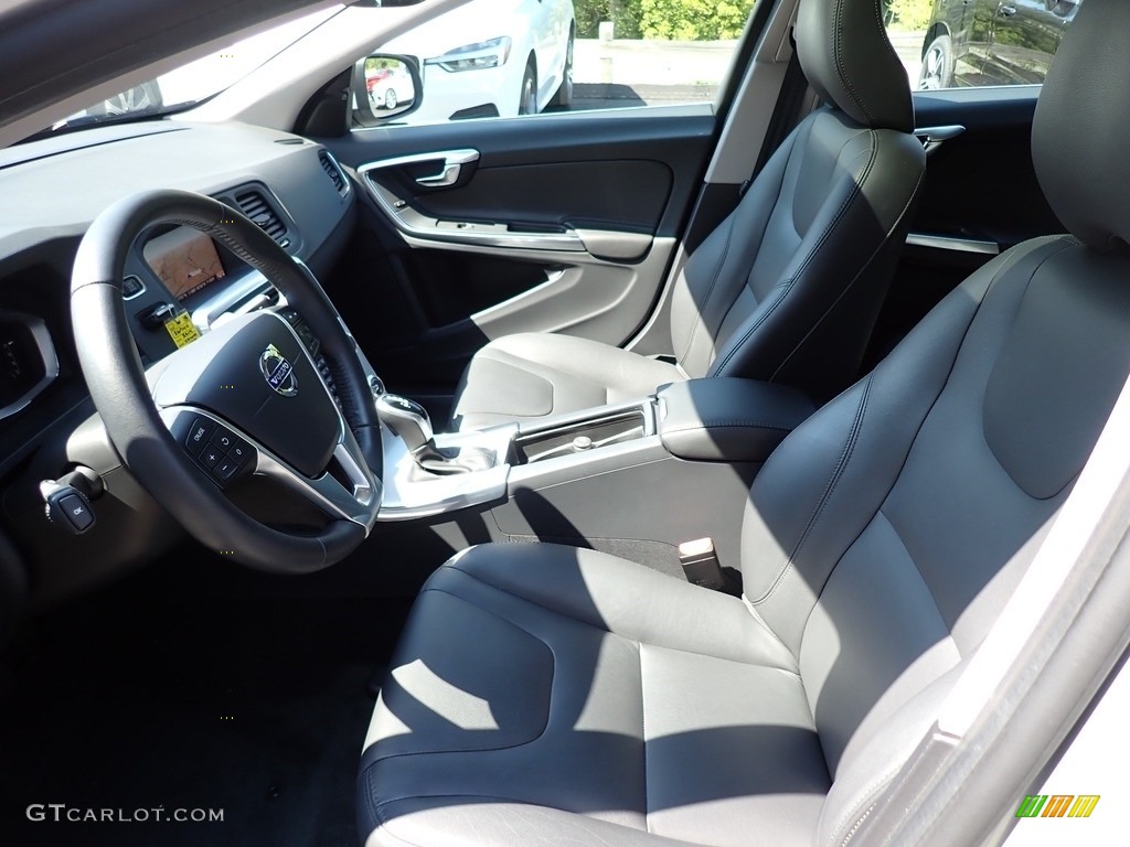 Off Black Interior 2017 Volvo V60 T5 Photo #139716559