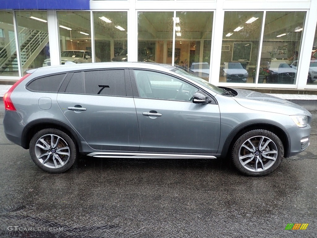 2017 V60 Cross Country T5 AWD - Osmium Grey Metallic / Off Black photo #2