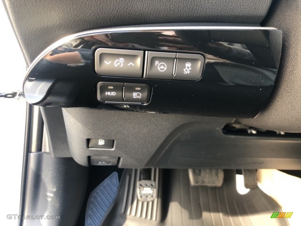 2021 Toyota Prius XLE AWD-e Controls Photo #139720797