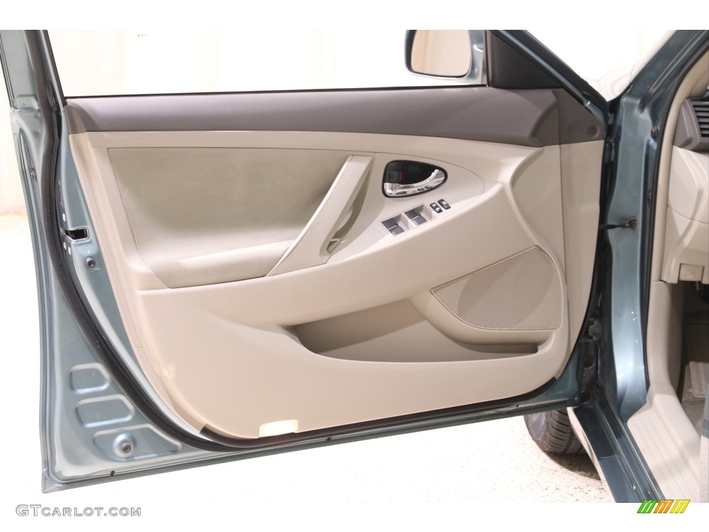 2010 Camry LE - Aloe Green Metallic / Bisque photo #4