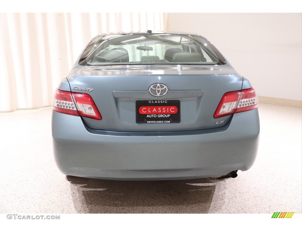 2010 Camry LE - Aloe Green Metallic / Bisque photo #17