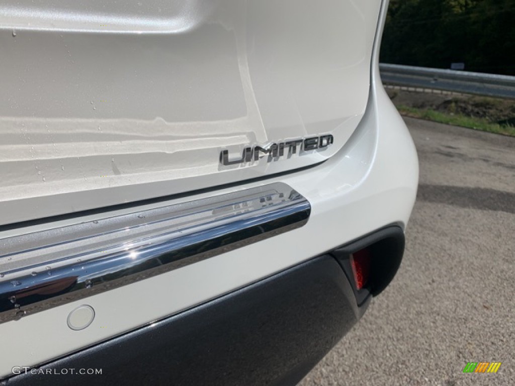 2021 Highlander Hybrid Limited AWD - Blizzard White Pearl / Graphite photo #31