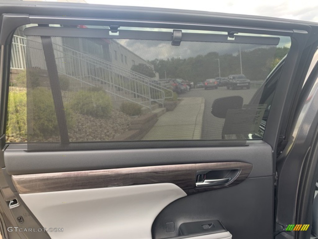 2021 Toyota Highlander Hybrid Limited AWD Graphite Door Panel Photo #139724106