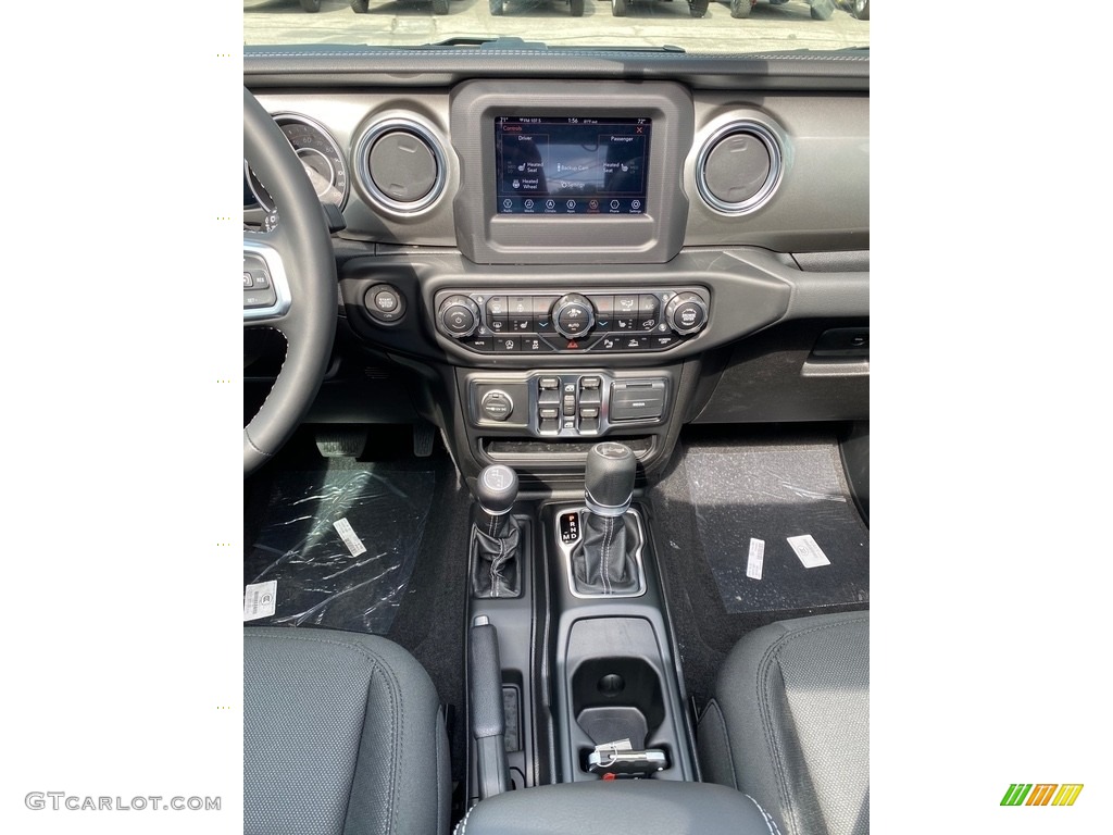 2021 Jeep Wrangler Unlimited Sahara 4x4 Controls Photo #139727700