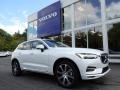 Front 3/4 View of 2021 XC60 T6 AWD Inscription