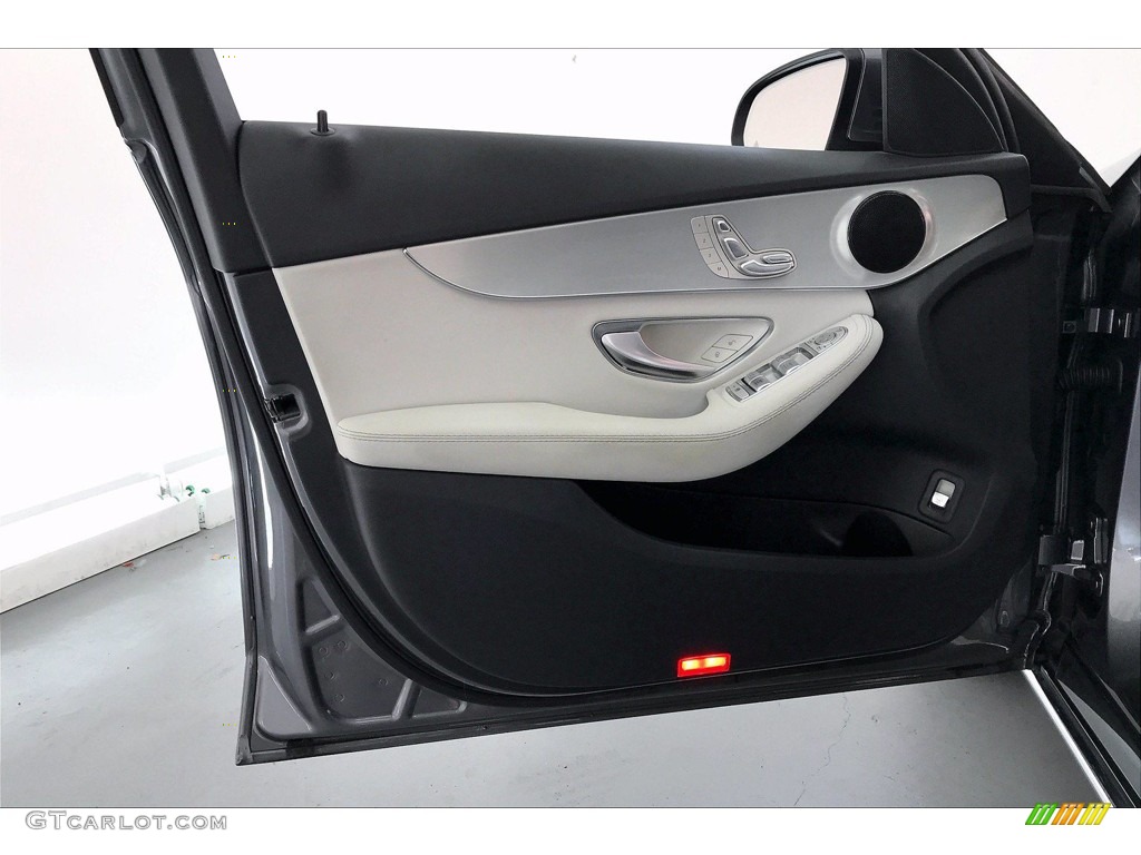 2018 Mercedes-Benz C 300 Sedan Crystal Grey/Black Door Panel Photo #139729351