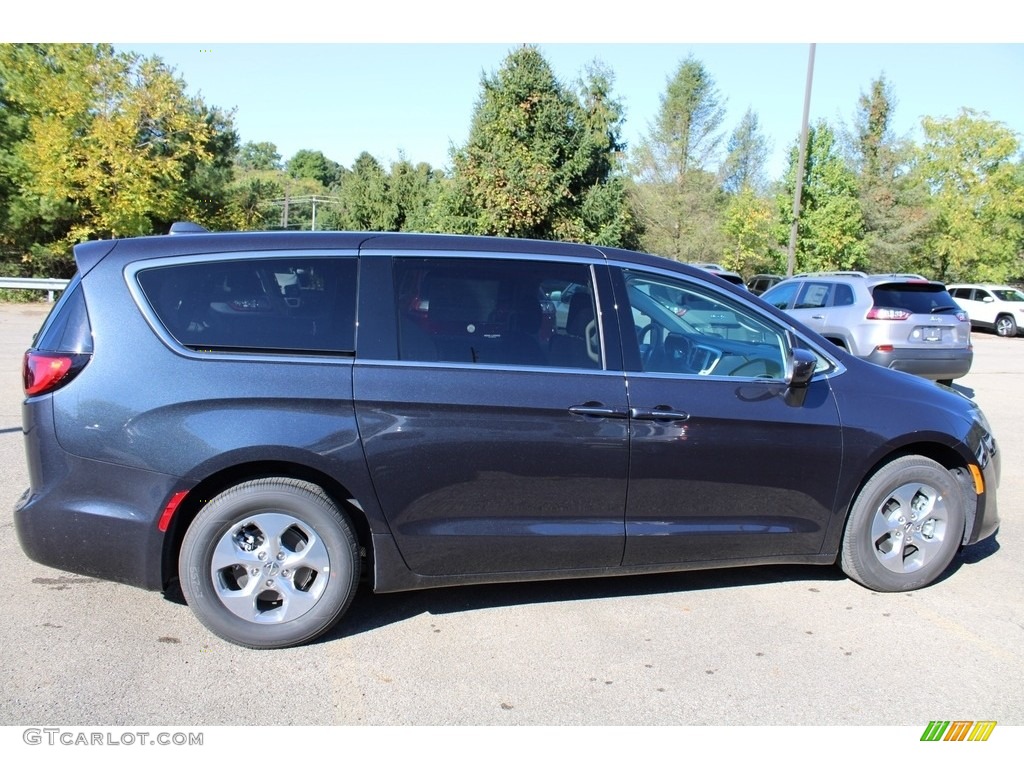 2020 Pacifica Hybrid Touring - Maximum Steel Metallic / Alloy/Black photo #4