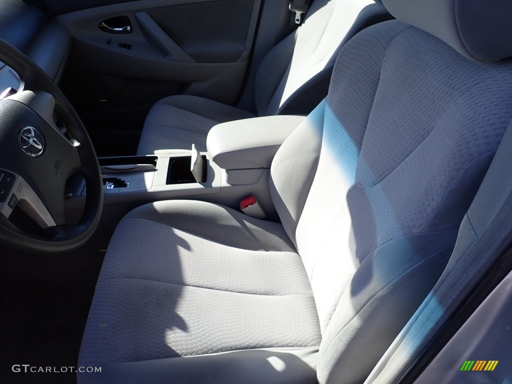 2010 Camry LE - Classic Silver Metallic / Ash Gray photo #8