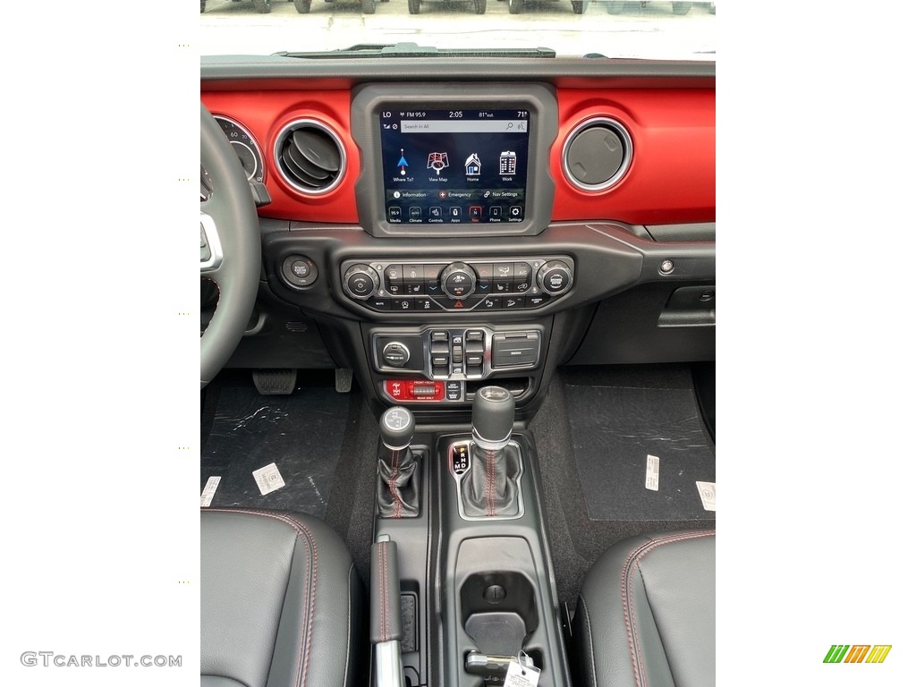 2021 Jeep Wrangler Unlimited Rubicon 4x4 Black Dashboard Photo #139729668
