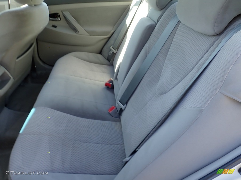 2010 Camry LE - Classic Silver Metallic / Ash Gray photo #9