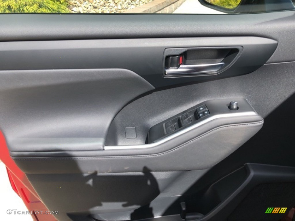 2021 Toyota Highlander Hybrid XLE AWD Door Panel Photos