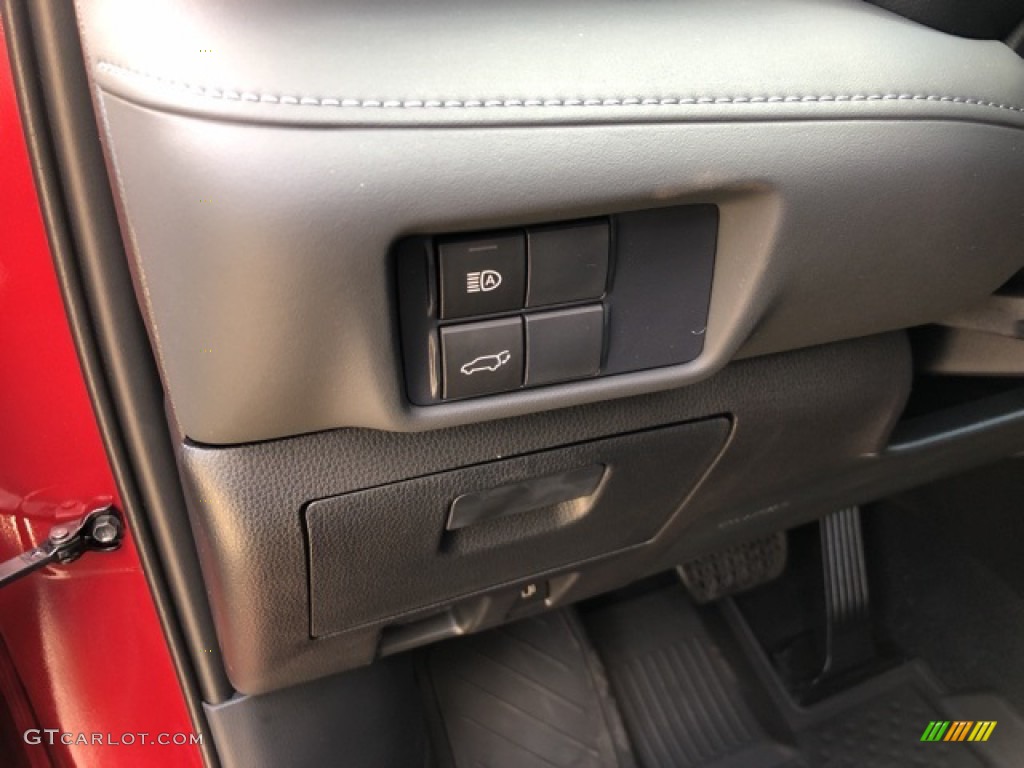 2021 Toyota Highlander Hybrid XLE AWD Controls Photo #139735128