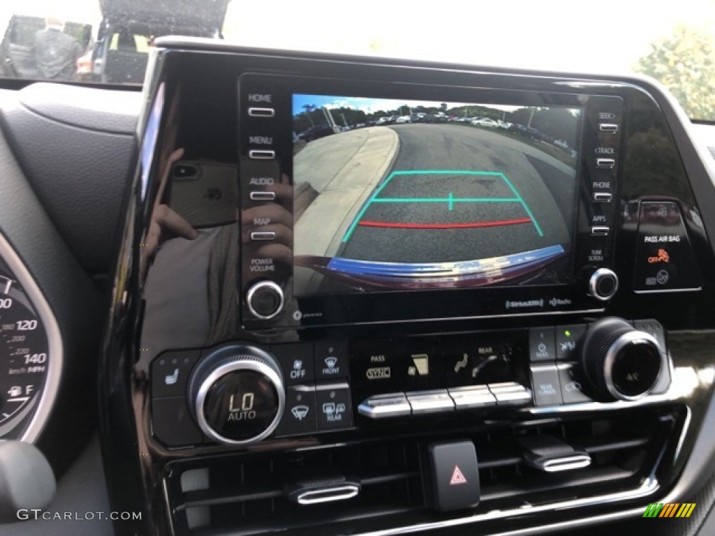 2021 Toyota Highlander Hybrid XLE AWD Controls Photo #139735335