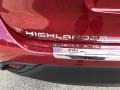 2021 Toyota Highlander Hybrid XLE AWD Badge and Logo Photo