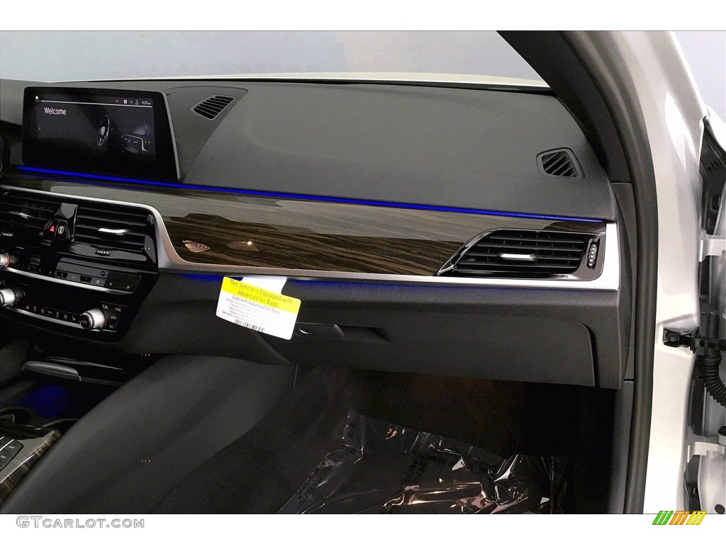 2020 5 Series 530i Sedan - Glacier Silver Metallic / Black photo #22