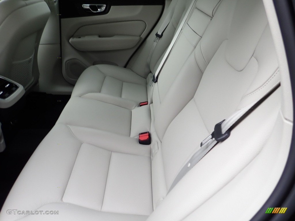 2018 Volvo XC60 T5 AWD Inscription Rear Seat Photo #139740459