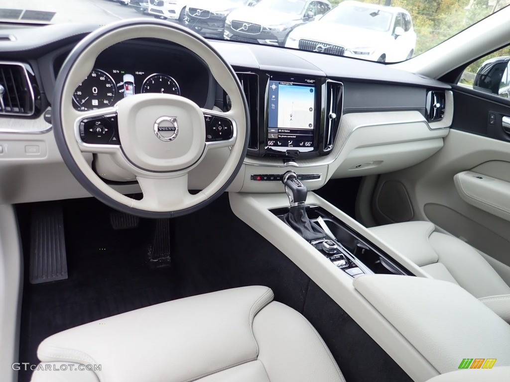 Blonde Interior 2018 Volvo XC60 T5 AWD Inscription Photo #139740482