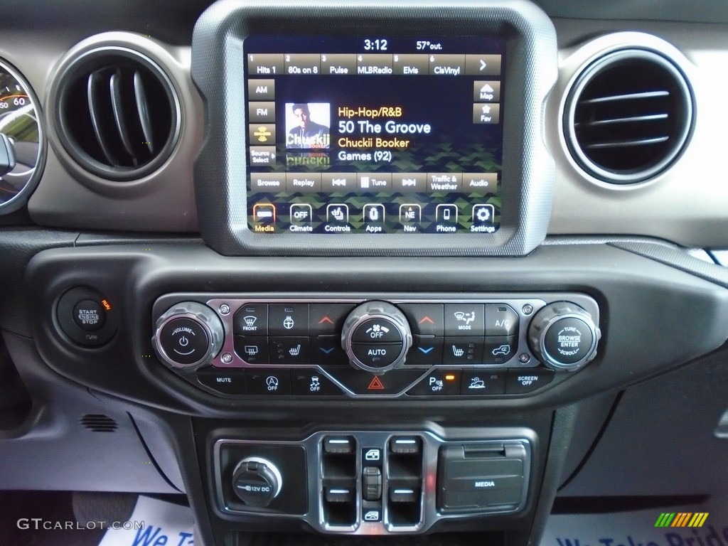 2021 Jeep Gladiator Willys 4x4 Controls Photos