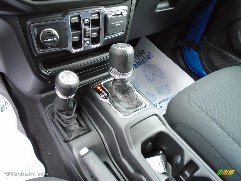2021 Jeep Gladiator Willys 4x4 8 Speed Automatic Transmission Photo #139742444