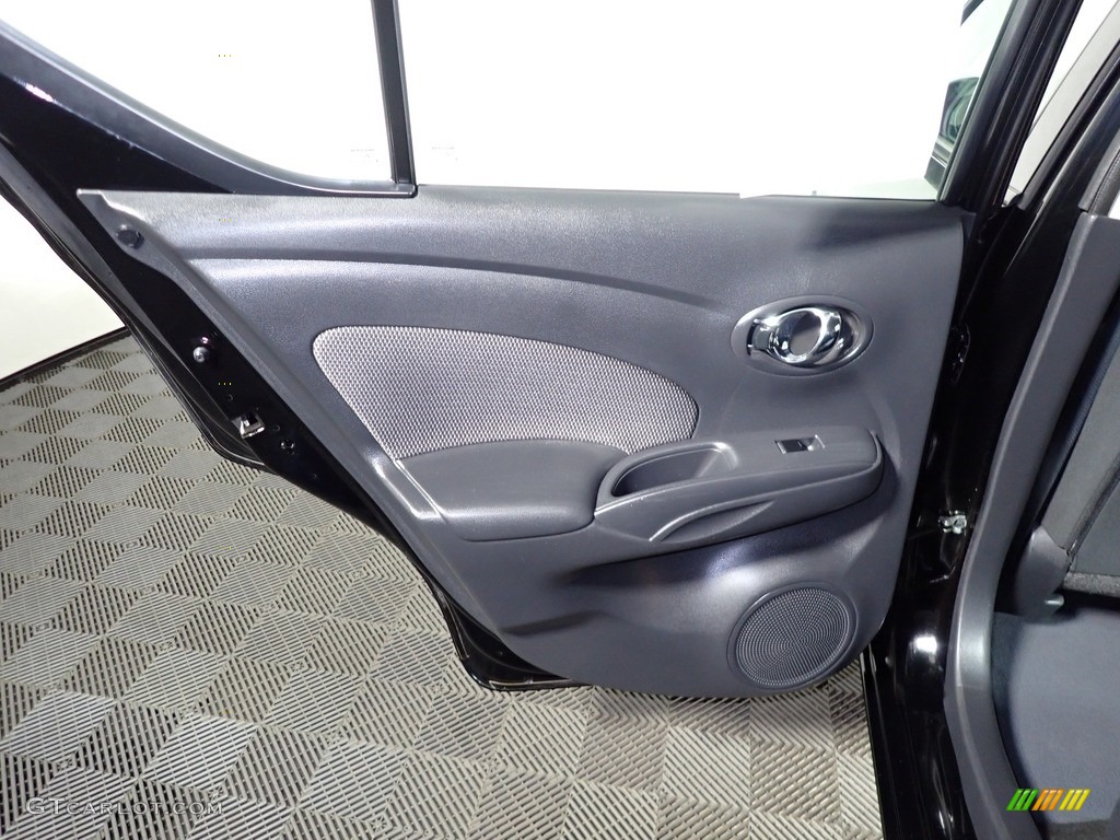 2016 Versa SV Sedan - Super Black / Charcoal photo #19