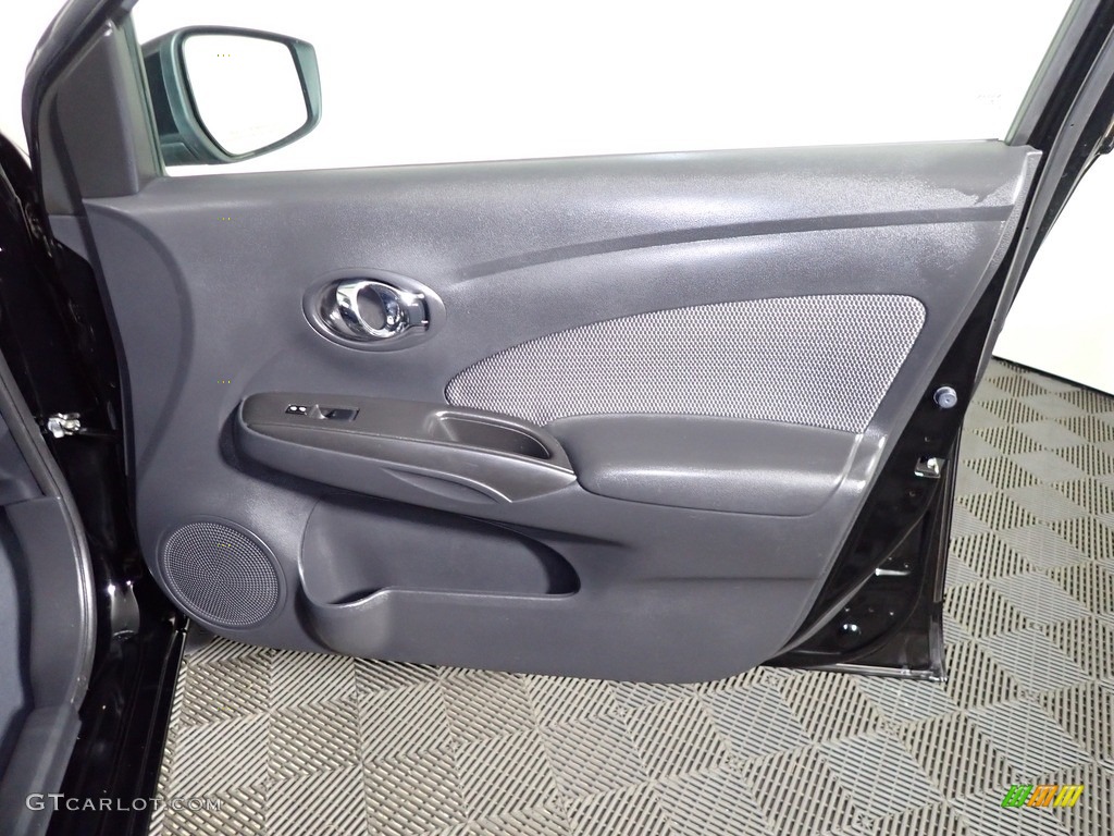 2016 Versa SV Sedan - Super Black / Charcoal photo #23