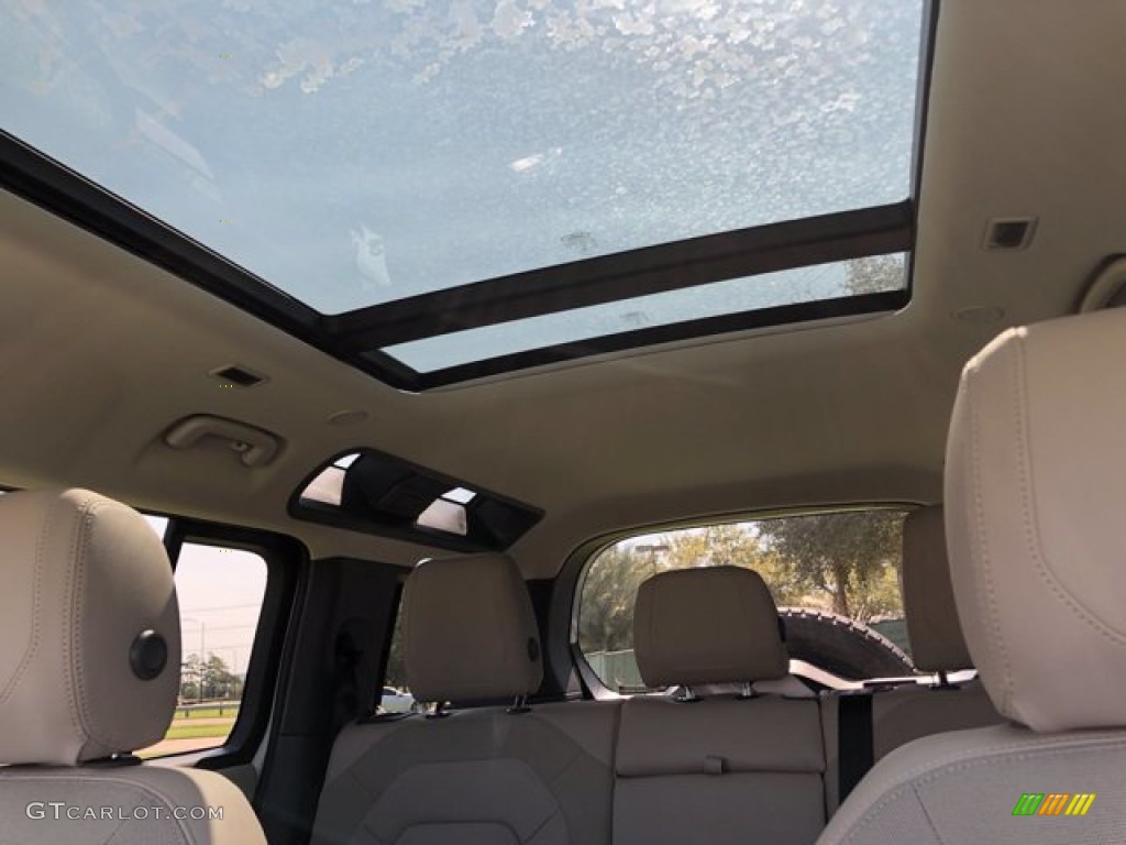 2020 Land Rover Defender 110 SE Sunroof Photo #139746032