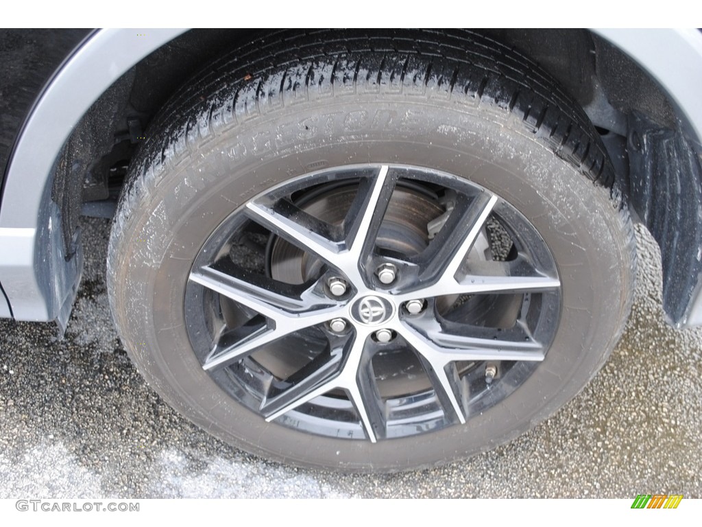 2018 Toyota RAV4 SE Wheel Photos