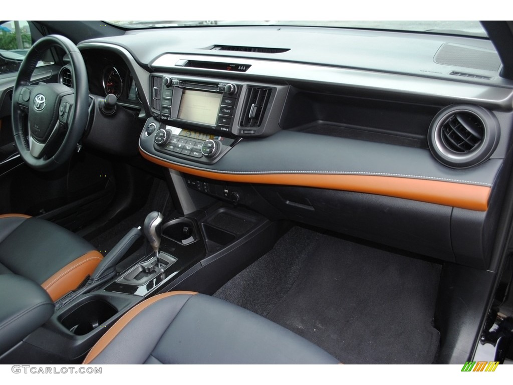 2018 Toyota RAV4 SE Dashboard Photos