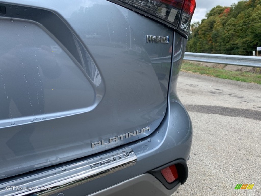 2021 Highlander Hybrid Platinum AWD - Moon Dust / Graphite photo #35