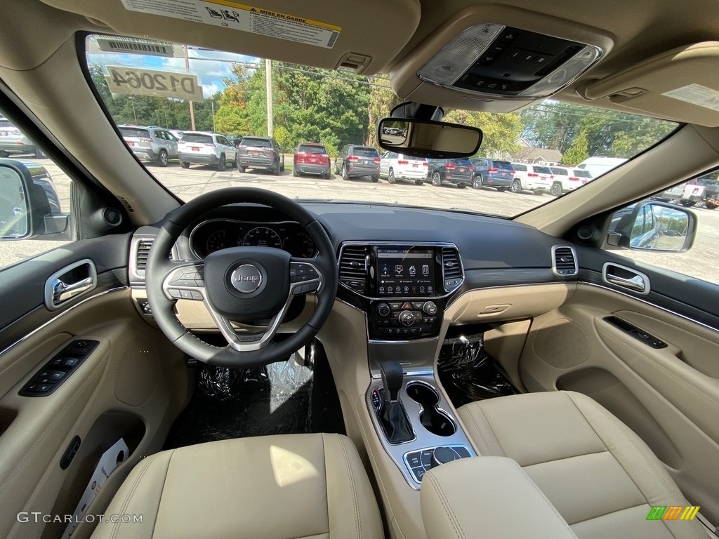 2021 Jeep Grand Cherokee Limited 4x4 Light Frost Beige/Black Dashboard Photo #139753319