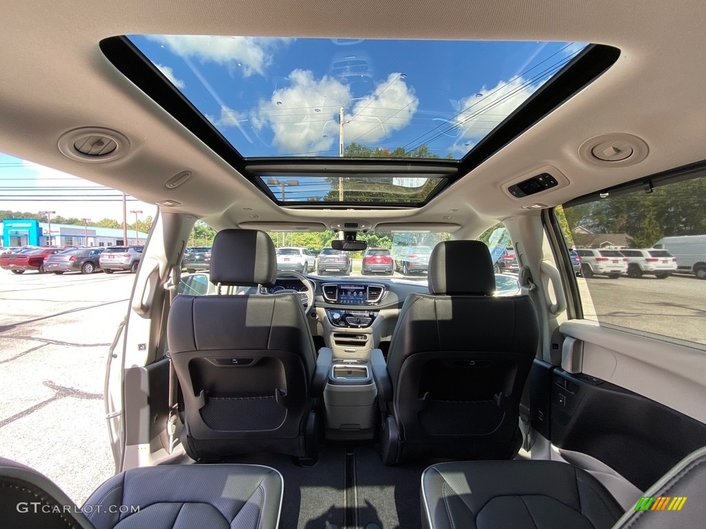 2020 Chrysler Pacifica Limited Sunroof Photos