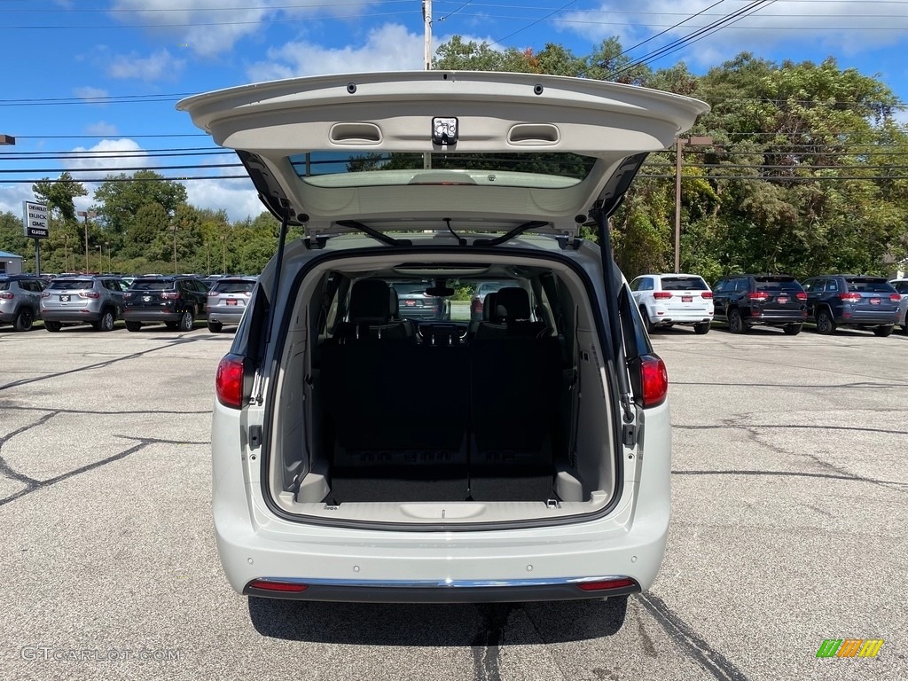 2020 Pacifica Limited - Luxury White Pearl / Alloy/Black photo #12