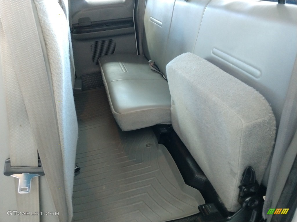 2006 Ford F250 Super Duty XL SuperCab Rear Seat Photo #139760044