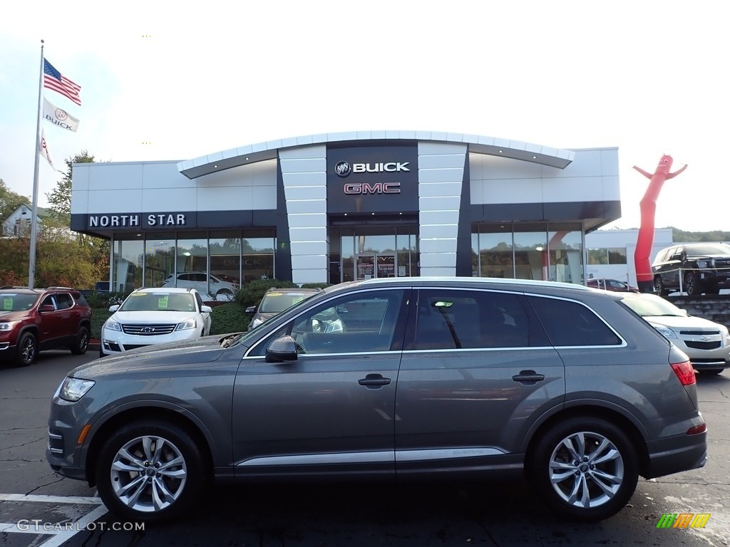 Graphite Gray Metallic Audi Q7