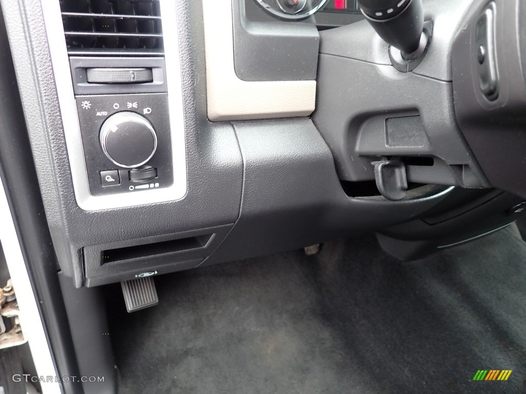 2012 Dodge Ram 1500 SLT Crew Cab Controls Photo #139765270