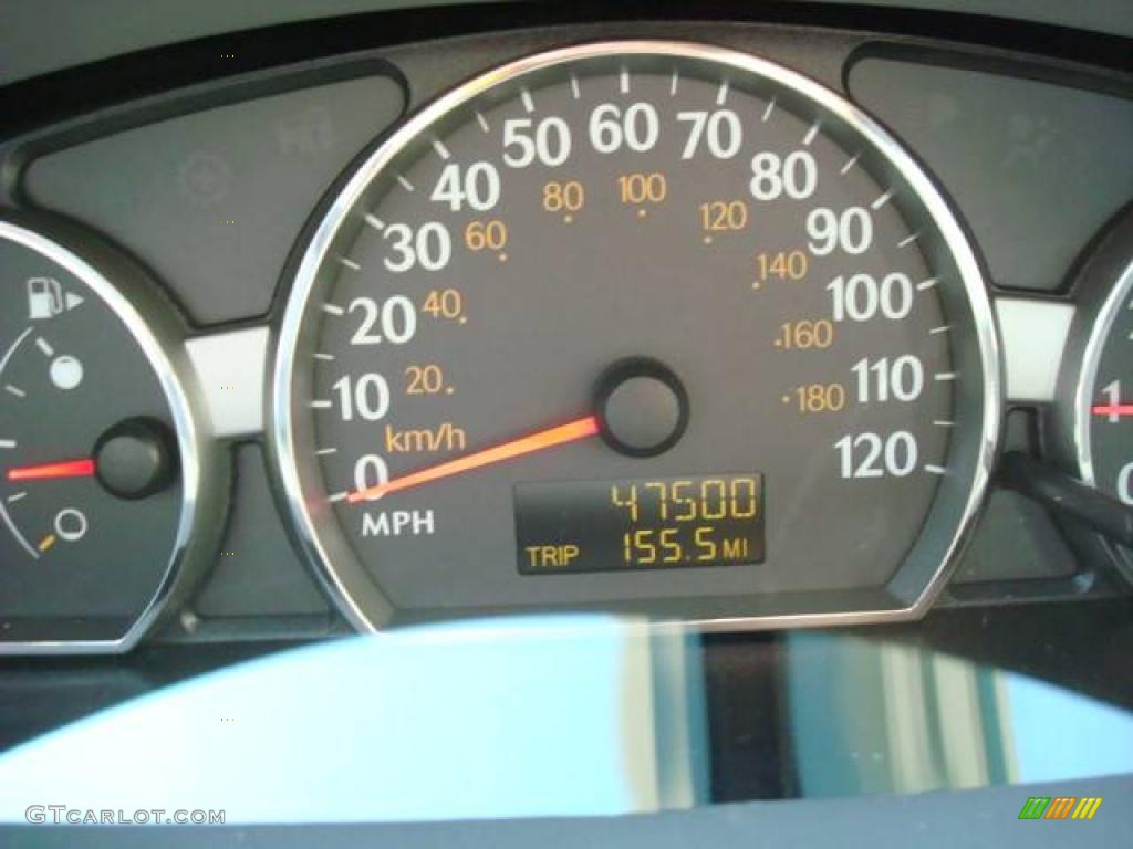 2005 ION 2 Sedan - Berry Red / Gray photo #15