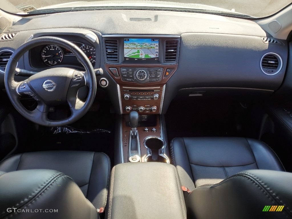 2019 Pathfinder Platinum 4x4 - Pearl White Tricoat / Charcoal photo #3