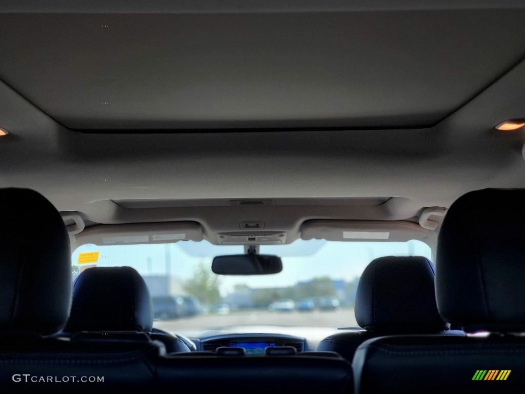 2019 Pathfinder Platinum 4x4 - Pearl White Tricoat / Charcoal photo #11