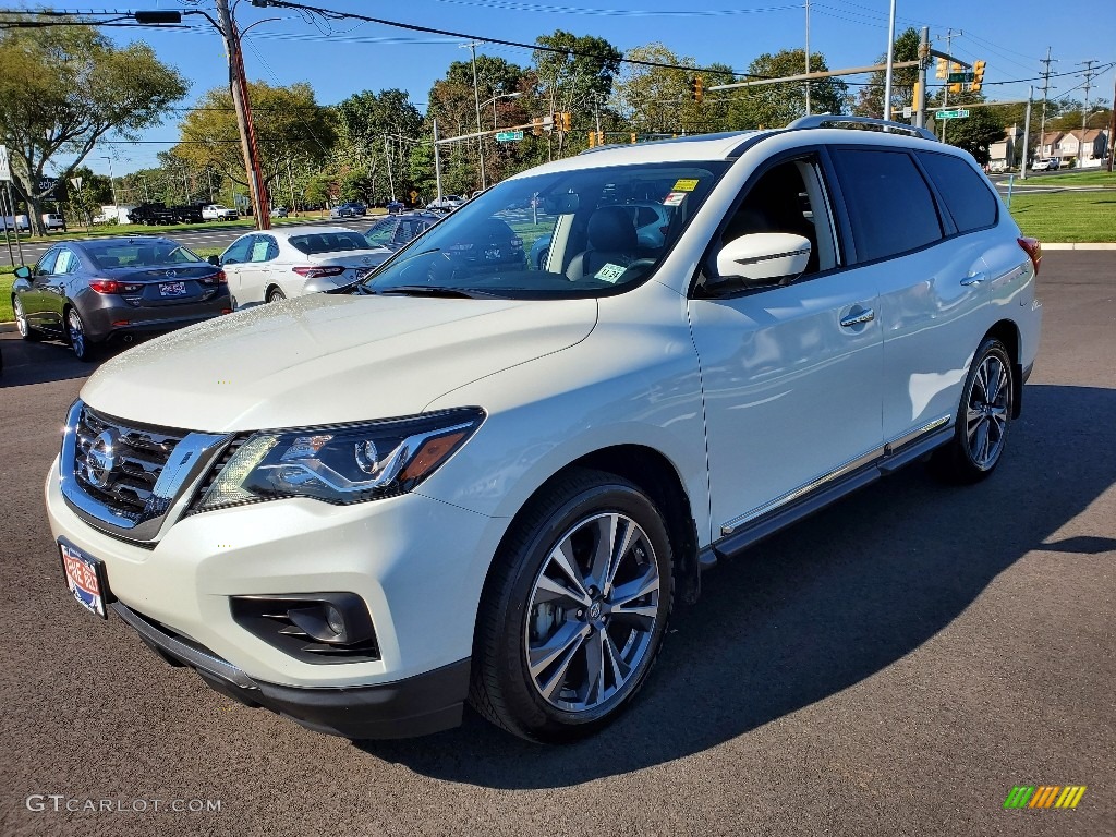 2019 Pathfinder Platinum 4x4 - Pearl White Tricoat / Charcoal photo #16