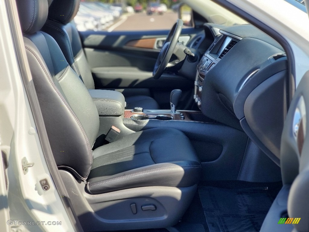 2019 Pathfinder Platinum 4x4 - Pearl White Tricoat / Charcoal photo #25