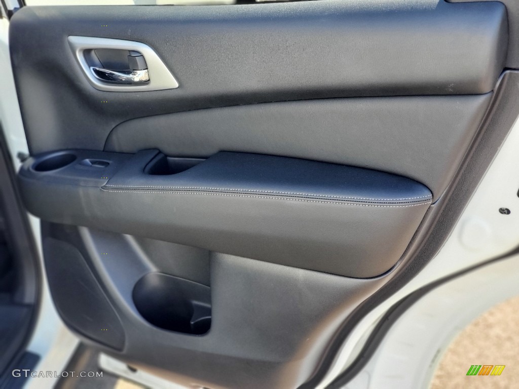 2019 Pathfinder Platinum 4x4 - Pearl White Tricoat / Charcoal photo #26